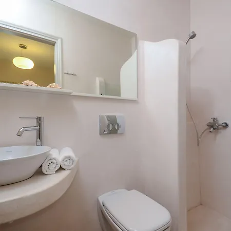 Irini Apartment *